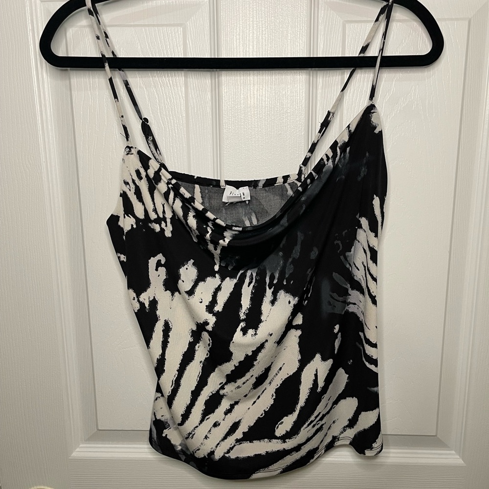 Cute blouse that you can use for a night out or brunch with the girls